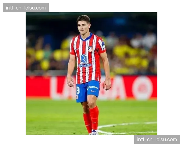 传闻：尤文图斯与曼城就阿尔瓦雷斯的转会进行初步接触