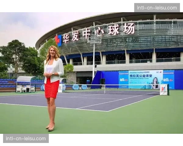 欧足联考察组抵达里尔，评估皮埃尔-莫鲁瓦球场承办大赛决赛条件