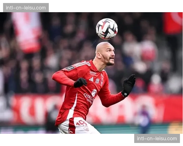 肖像：洛里昂老帅勒布里斯，一位在法甲坚守“4-3-3全攻全守”的战术理想主义者