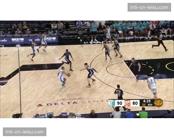 莱比锡快速反击战术：边路突袭创造大量进攻机会